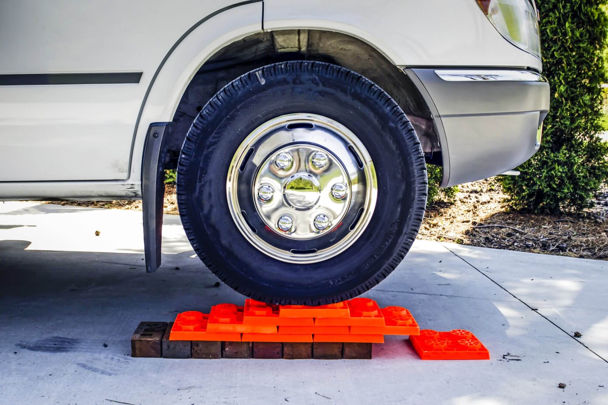 7 Key Tips: How Important Is Leveling Your RV for Stability - Habitatista