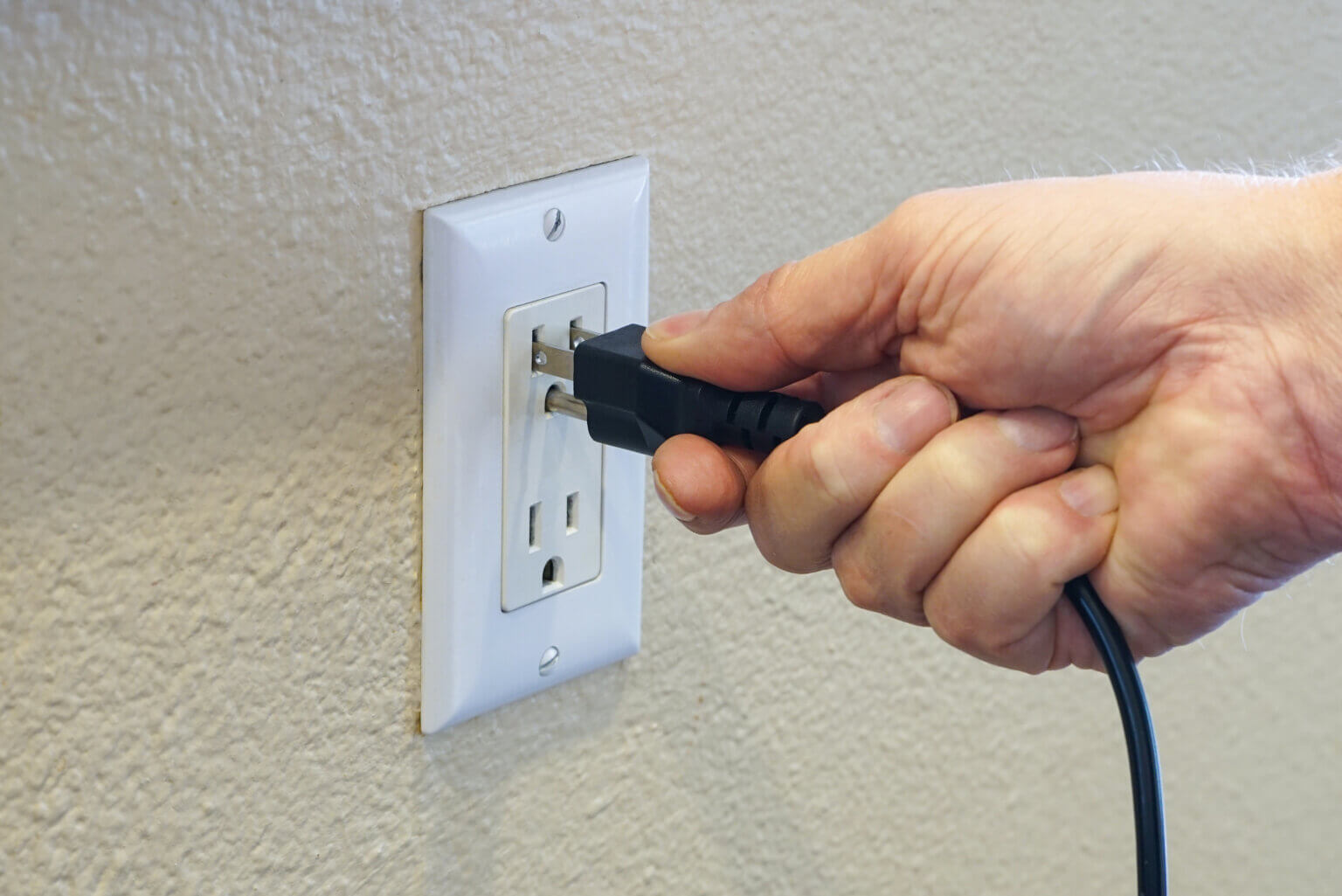 10 Mobile Home Electrical Problems Owners Can Solve for Safety