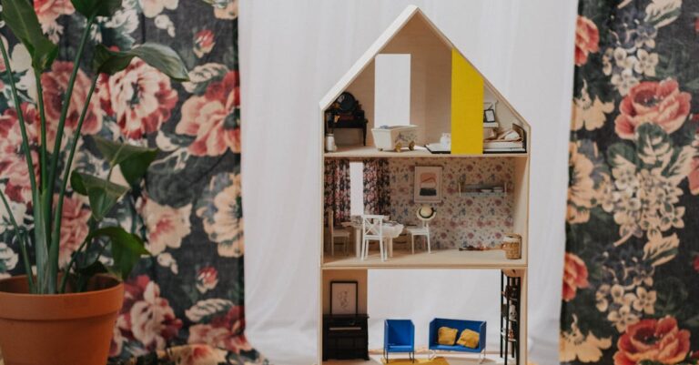 11 Creative Ways to Personalize a Tiny Home That Maximize Every Inch